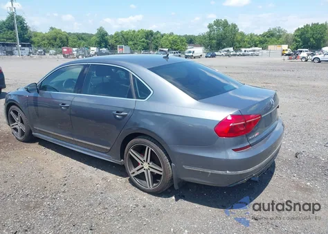 2016 Volkswagen Passat 1.8T R-Line из США, поврежденный, VIN 1VWAT7A34GC065730